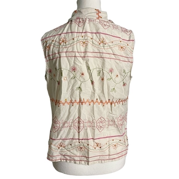 Kim Rogers Sleeveless Button Down Shirt with Embroidery - Picture 2 of 9